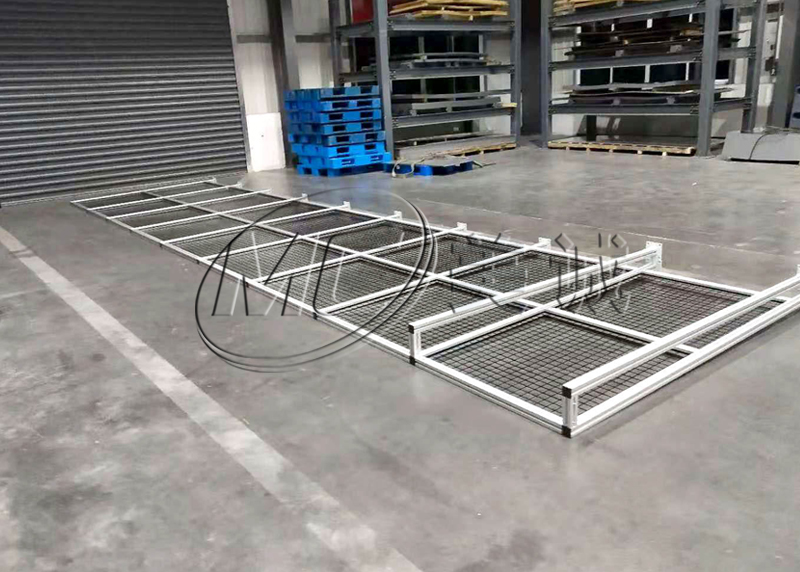 無錫鋁型材加工40<i style='color:red'>40型材</i>時(shí)，所用的配件種類