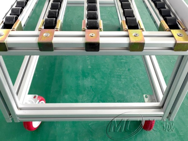 如何定制移動流利條架子？